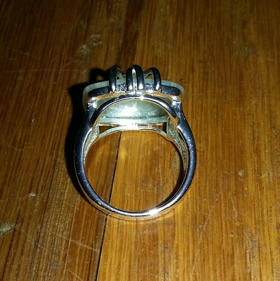 Ring - Picture 3 of 3